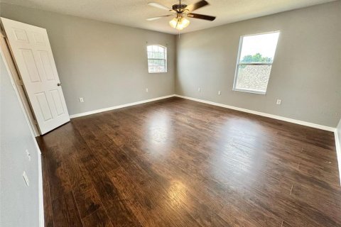 House in Poinciana, Florida 4 bedrooms, 186.45 sq.m. № 2391446 - photo 15