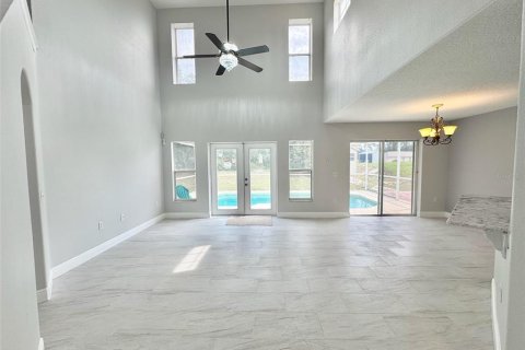 House in Poinciana, Florida 4 bedrooms, 186.45 sq.m. № 2391446 - photo 5