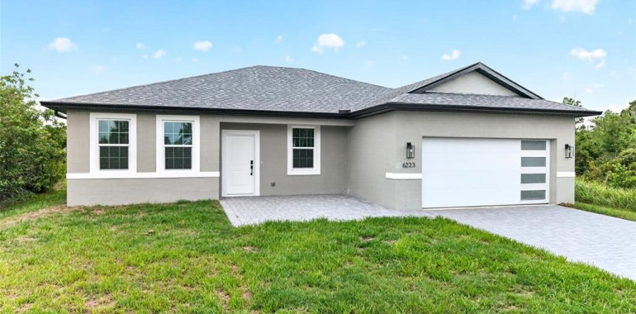 House in Port Charlotte, Florida 4 bedrooms, 169.73 sq.m. № 2211522