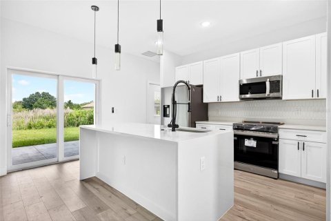 House in Port Charlotte, Florida 4 bedrooms, 169.73 sq.m. № 2211522 - photo 7