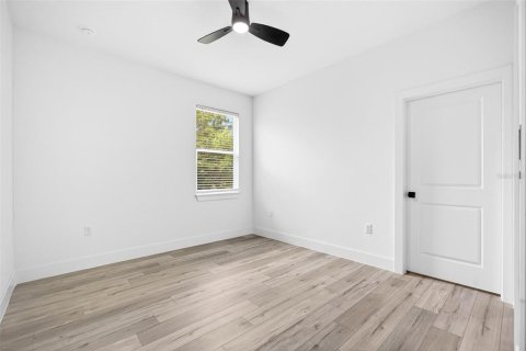 House in Port Charlotte, Florida 4 bedrooms, 169.73 sq.m. № 2211522 - photo 17