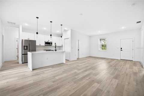 House in Port Charlotte, Florida 4 bedrooms, 169.73 sq.m. № 2211522 - photo 4