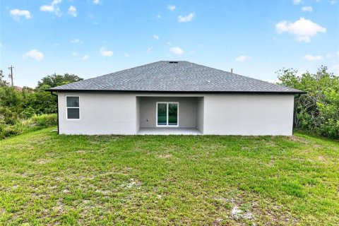 House in Port Charlotte, Florida 4 bedrooms, 169.73 sq.m. № 2211522 - photo 29