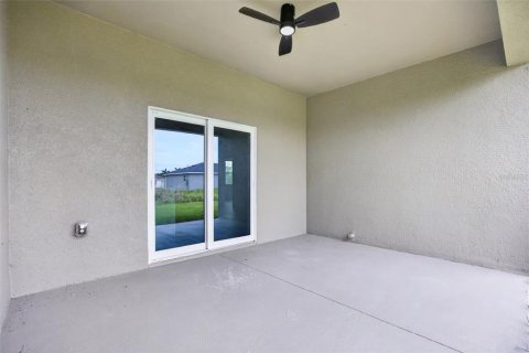 House in Port Charlotte, Florida 4 bedrooms, 169.73 sq.m. № 2211522 - photo 28