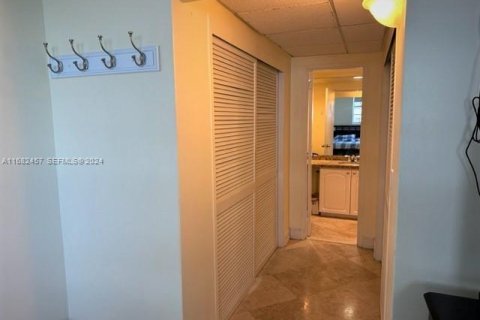 Copropriété à vendre à Hollywood, Floride: 1 chambre, 84.08 m2 № 2189453 - photo 13