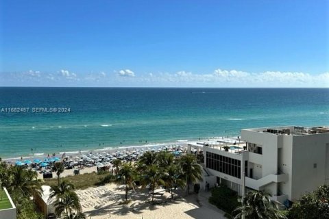 Condo à Hollywood, Floride, 1 chambre  № 2189453