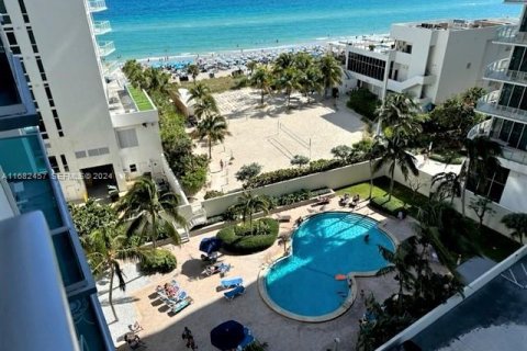 Copropriété à vendre à Hollywood, Floride: 1 chambre, 84.08 m2 № 2189453 - photo 2