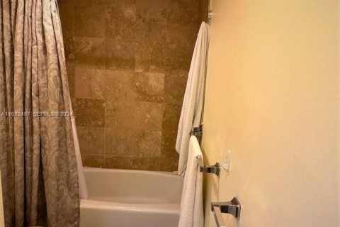 Copropriété à vendre à Hollywood, Floride: 1 chambre, 84.08 m2 № 2189453 - photo 14