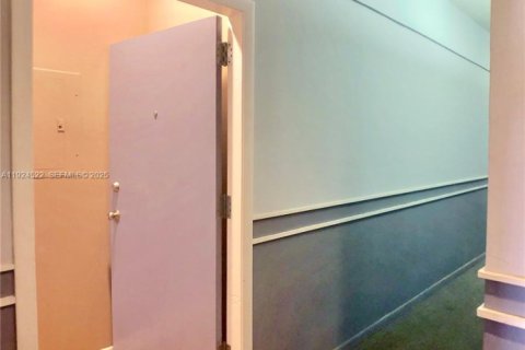 Copropriété à vendre à Miami Beach, Floride: 2 chambres, 56.95 m2 № 1984259 - photo 4