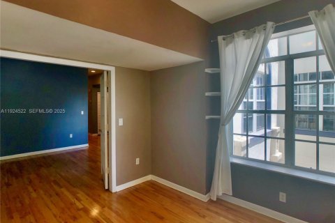 Copropriété à vendre à Miami Beach, Floride: 2 chambres, 56.95 m2 № 1984259 - photo 23