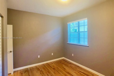 Copropriété à vendre à Miami Beach, Floride: 2 chambres, 56.95 m2 № 1984259 - photo 7