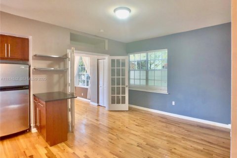 Copropriété à vendre à Miami Beach, Floride: 2 chambres, 56.95 m2 № 1984259 - photo 12