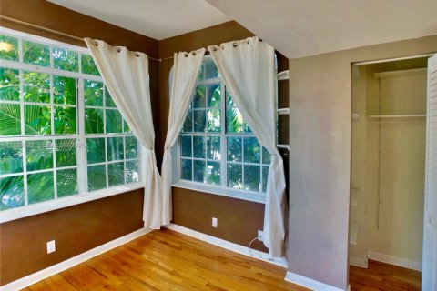 Copropriété à vendre à Miami Beach, Floride: 2 chambres, 56.95 m2 № 1984259 - photo 25