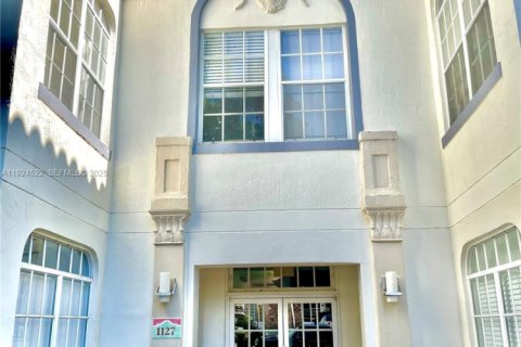 Copropriété à vendre à Miami Beach, Floride: 2 chambres, 56.95 m2 № 1984259 - photo 2