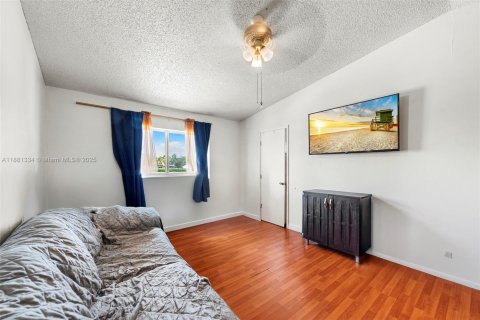 Copropriété à vendre à Hollywood, Floride: 2 chambres, 69.58 m2 № 1946013 - photo 5