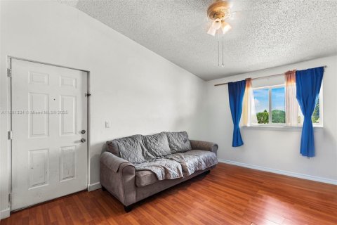 Copropriété à vendre à Hollywood, Floride: 2 chambres, 69.58 m2 № 1946013 - photo 6