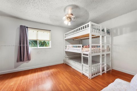 Condominio en venta en Hollywood, Florida, 2 dormitorios, 69.58 m2 № 1946013 - foto 2