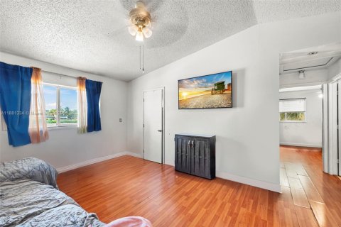 Copropriété à vendre à Hollywood, Floride: 2 chambres, 69.58 m2 № 1946013 - photo 1