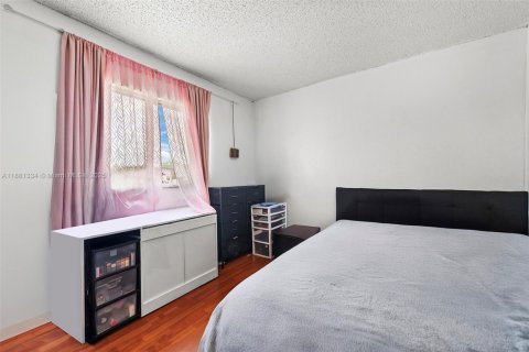 Copropriété à vendre à Hollywood, Floride: 2 chambres, 69.58 m2 № 1946013 - photo 12