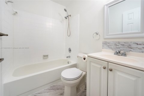Copropriété à louer à Sunrise, Floride: 2 chambres, 78.04 m2 № 1946862 - photo 9