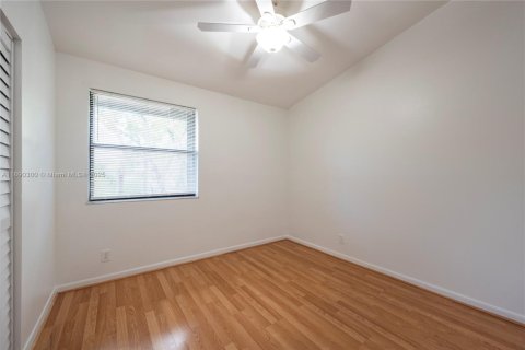 Copropriété à louer à Sunrise, Floride: 2 chambres, 78.04 m2 № 1946862 - photo 10
