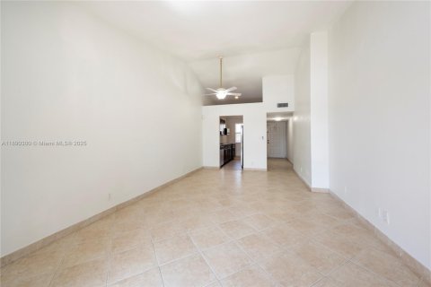 Copropriété à louer à Sunrise, Floride: 2 chambres, 78.04 m2 № 1946862 - photo 15