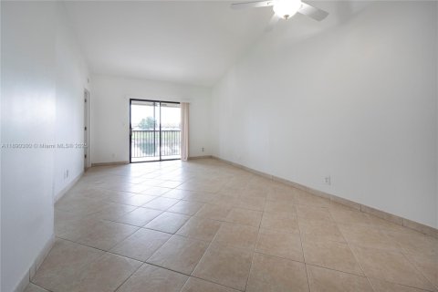 Copropriété à louer à Sunrise, Floride: 2 chambres, 78.04 m2 № 1946862 - photo 12