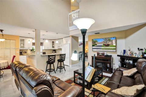 House in Margate, Florida 3 bedrooms, 189.89 sq.m. № 1696721 - photo 2