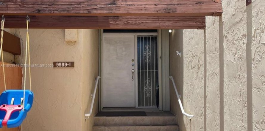 Touwnhouse à Miami, Floride 3 chambres, 122.07 m2 № 1752827