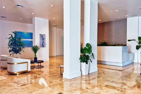 Condo in Hollywood, Florida, 1 bedroom  № 2081627 - photo 14