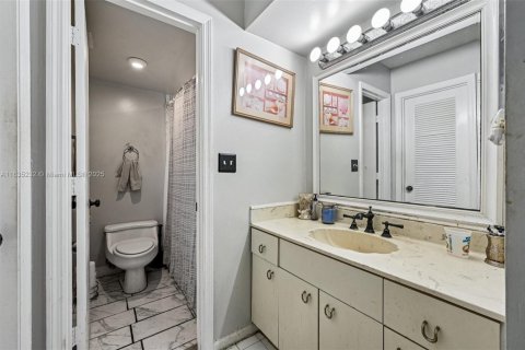 House in Coral Springs, Florida 3 bedrooms, 126.81 sq.m. № 1826036 - photo 5