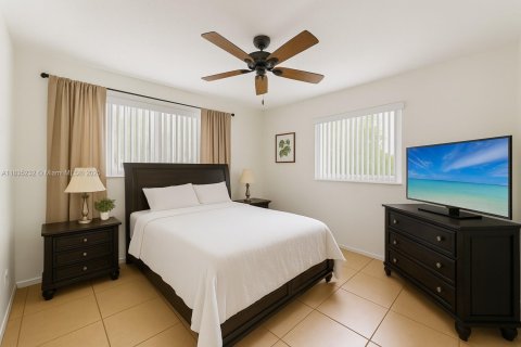 House in Coral Springs, Florida 3 bedrooms, 126.81 sq.m. № 1826036 - photo 14