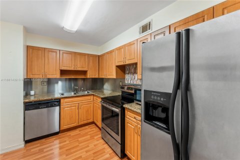 Condominio en venta en Miami, Florida, 2 dormitorios, 105.63 m2 № 1931315 - foto 13