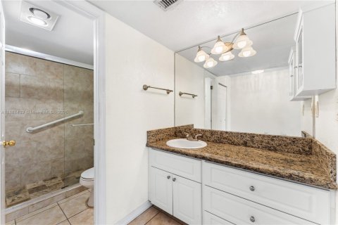 Condominio en venta en Miami, Florida, 2 dormitorios, 105.63 m2 № 1931315 - foto 16