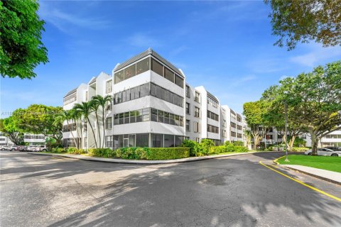 Condominio en venta en Miami, Florida, 2 dormitorios, 105.63 m2 № 1931315 - foto 3