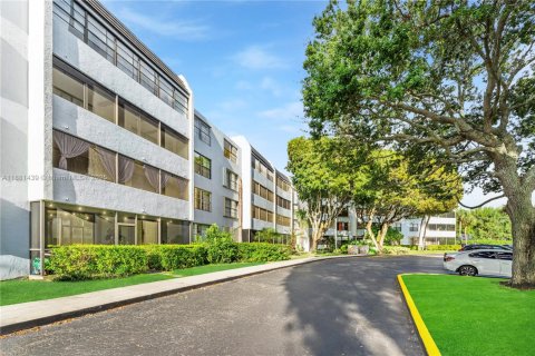 Condominio en venta en Miami, Florida, 2 dormitorios, 105.63 m2 № 1931315 - foto 4