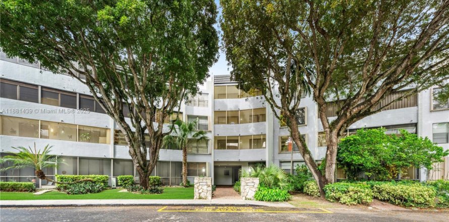 Condominio en Miami, Florida, 2 dormitorios № 1931315