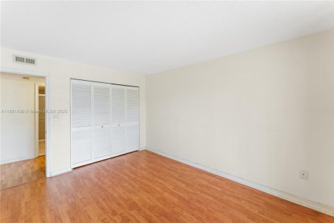 Condominio en venta en Miami, Florida, 2 dormitorios, 105.63 m2 № 1931315 - foto 21