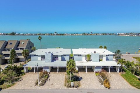 Condominio en venta en Tierra Verde, Florida, 2 dormitorios, 119.94 m2 № 1248653 - foto 2