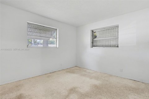 Villa ou maison à vendre à Lauderhill, Floride: 2 chambres, 88.26 m2 № 1995952 - photo 21