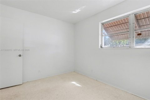 Villa ou maison à vendre à Lauderhill, Floride: 2 chambres, 88.26 m2 № 1995952 - photo 22