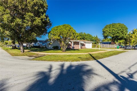 Villa ou maison à vendre à Lauderhill, Floride: 2 chambres, 88.26 m2 № 1995952 - photo 4