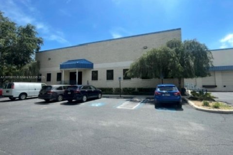 Купить коммерческую недвижимость в Тампа, Флорида № 1990490 - фото 5