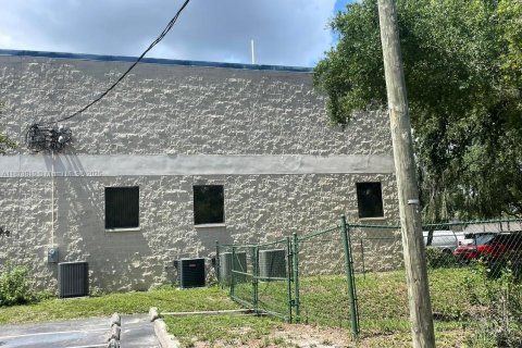 Купить коммерческую недвижимость в Тампа, Флорида № 1990490 - фото 3