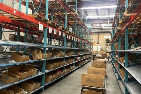 Купить коммерческую недвижимость в Тампа, Флорида № 1990490 - фото 10