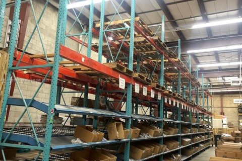 Купить коммерческую недвижимость в Тампа, Флорида № 1990490 - фото 9