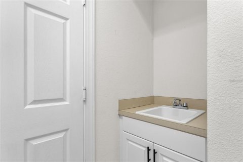 Villa ou maison à louer à Wimauma, Floride: 3 chambres, 224.82 m2 № 2412583 - photo 30