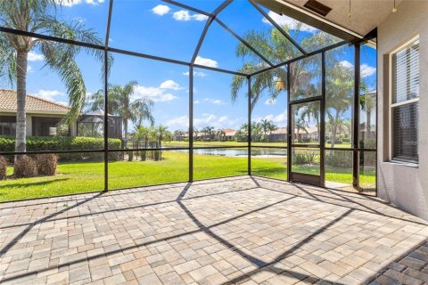 Villa ou maison à louer à Wimauma, Floride: 3 chambres, 224.82 m2 № 2412583 - photo 29