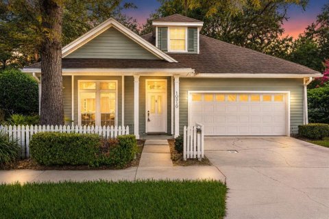 House in Gainesville, Florida 3 bedrooms, 207.45 sq.m. № 2196019 - photo 2