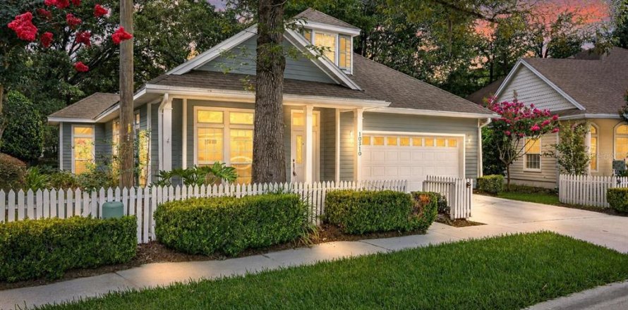 House in Gainesville, Florida 3 bedrooms, 207.45 sq.m. № 2196019